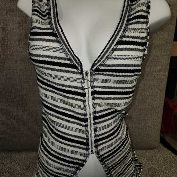 WE THE FREE swin cover up or long tank top - Picture 4 of 5